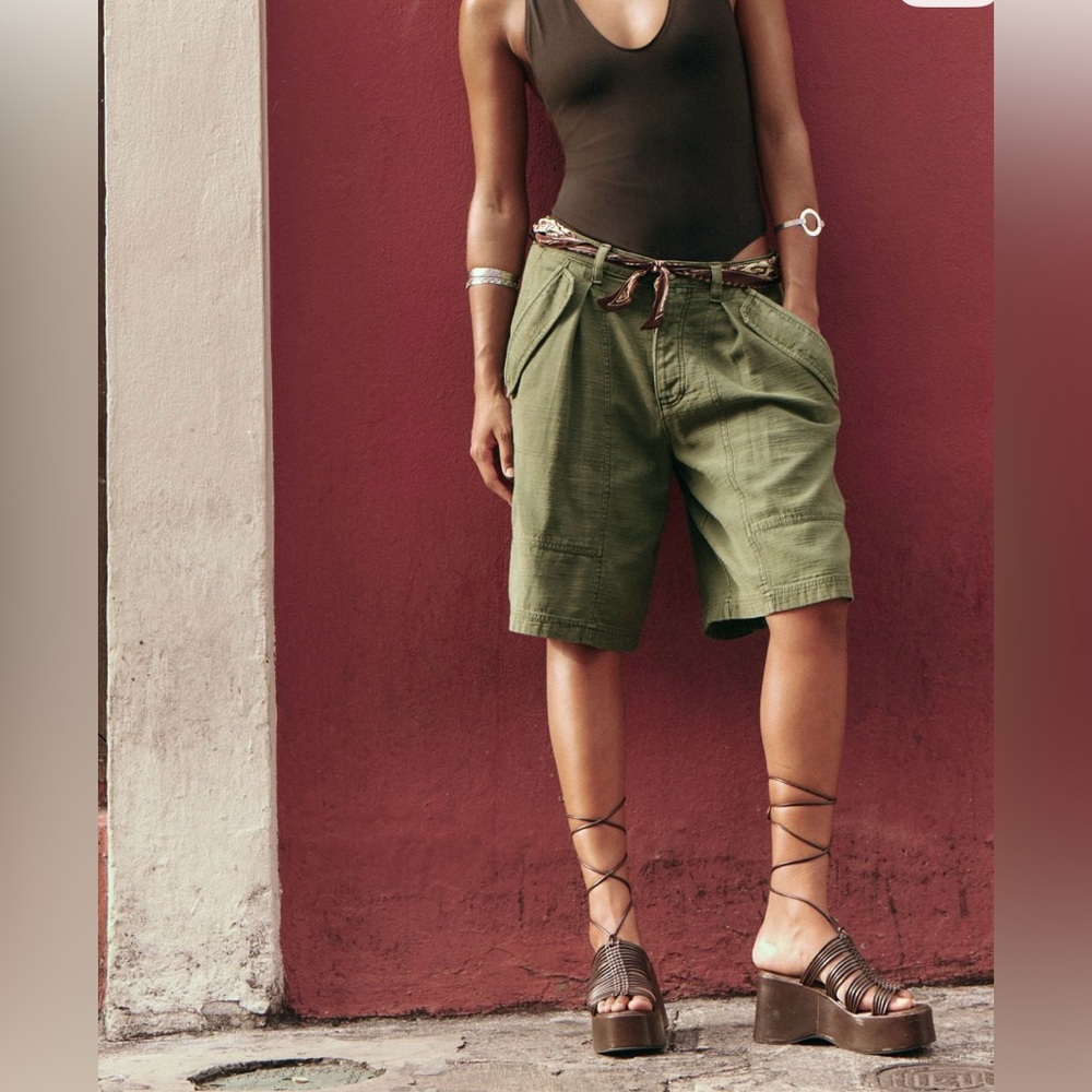 Free People Tybee Pleat Chino Shorts size X-Small